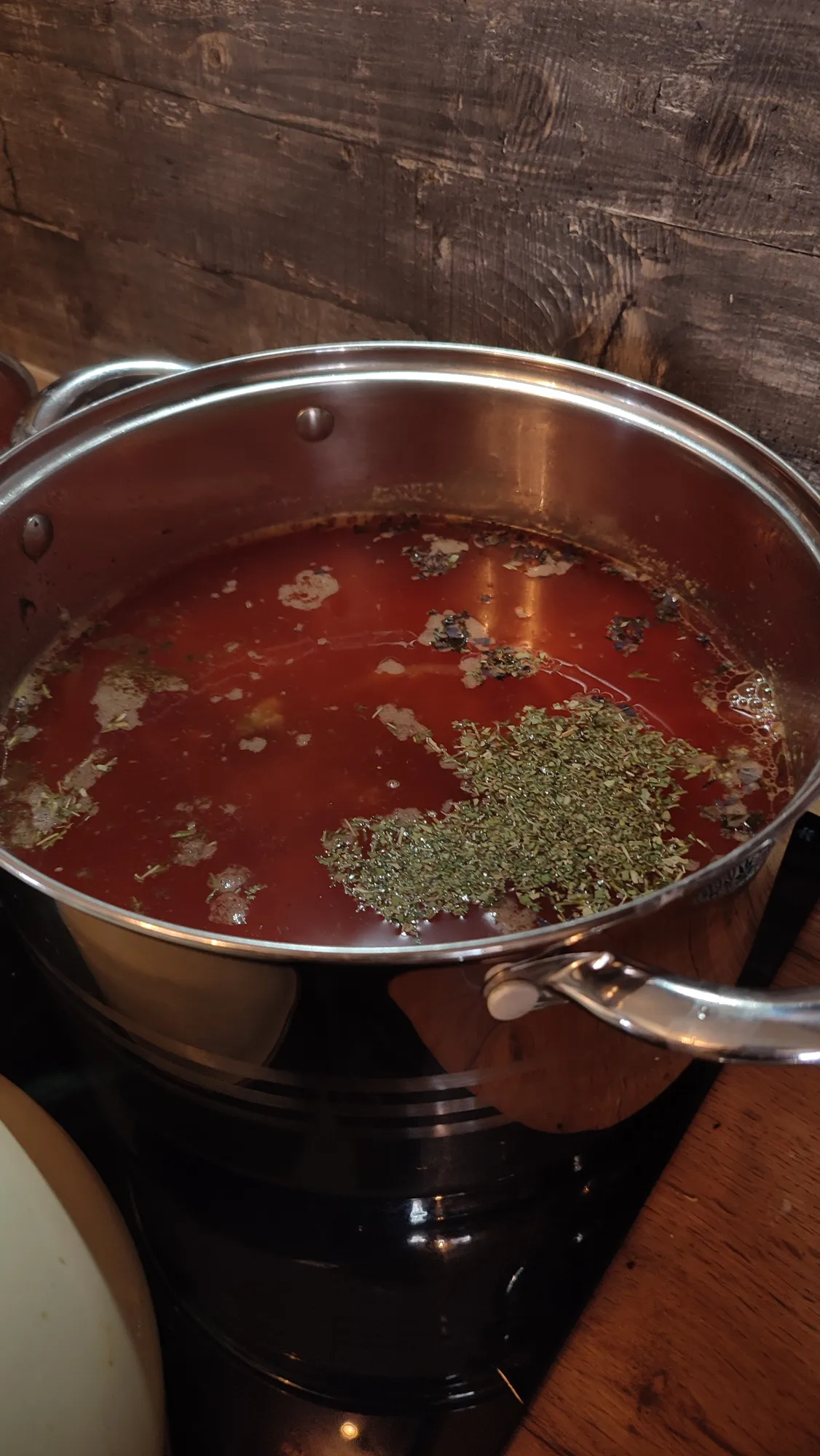 Как дойдет,как раз сварится картошка, отправляем все к бульону, добавляем специи(у меня базилик, хмели, укроп и чеснок) и в целом суп готов. Я в конце кидаю зелень и ещё свежего чеснока)