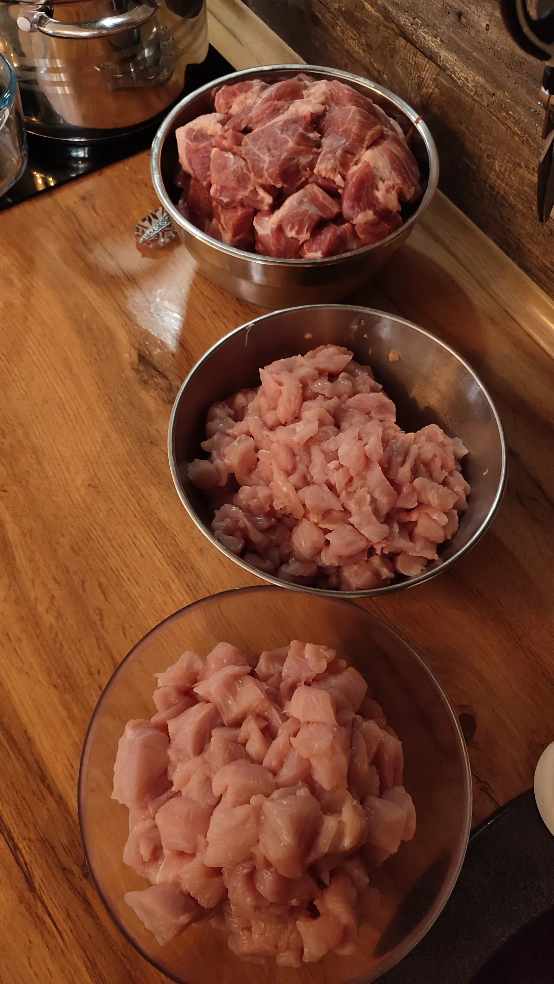 После этого досочку от мяса можно помыть, и забыть. Дальше будем возиться только с овощами)