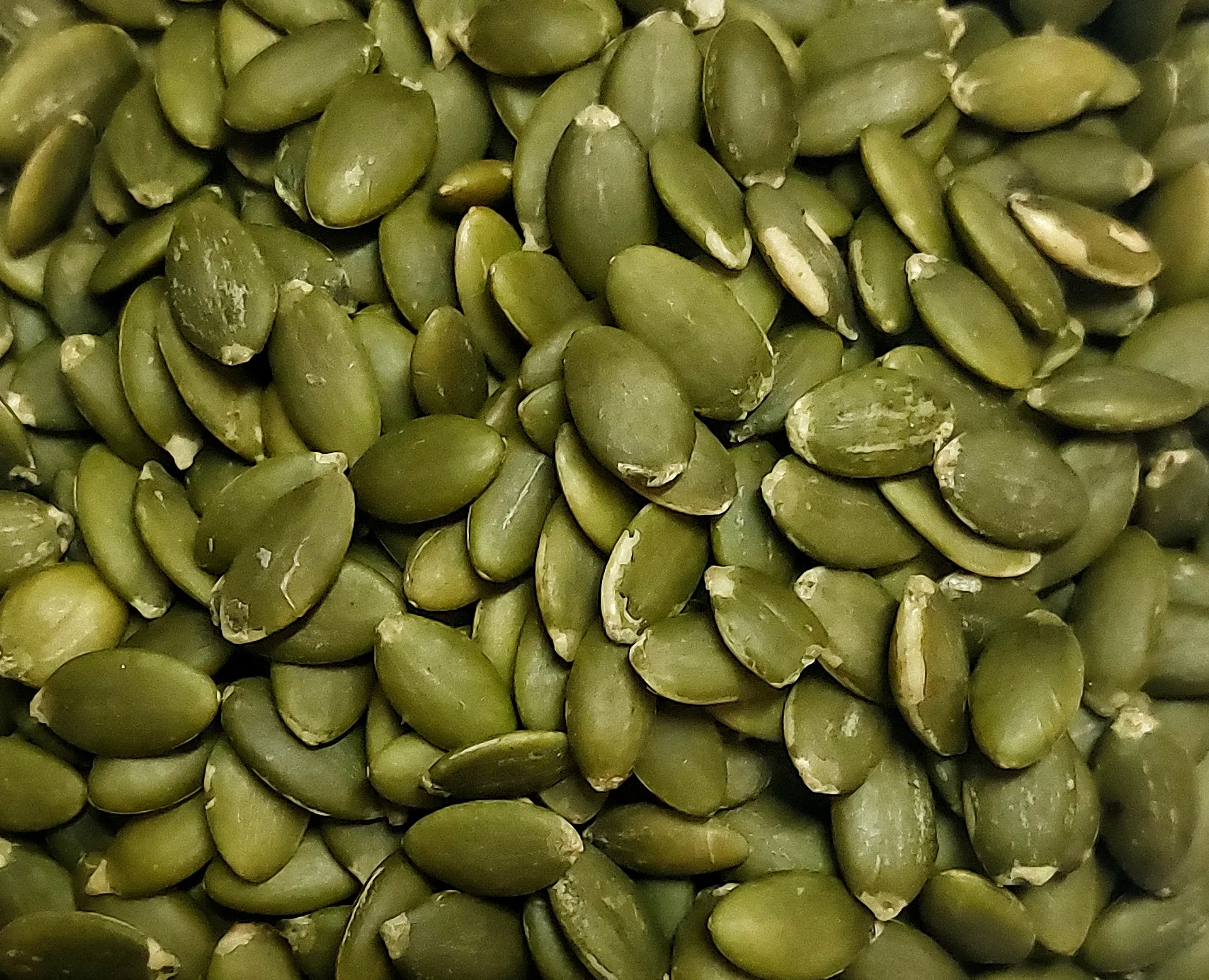 Тыквенные семки тоже не плохое занятие на работе.