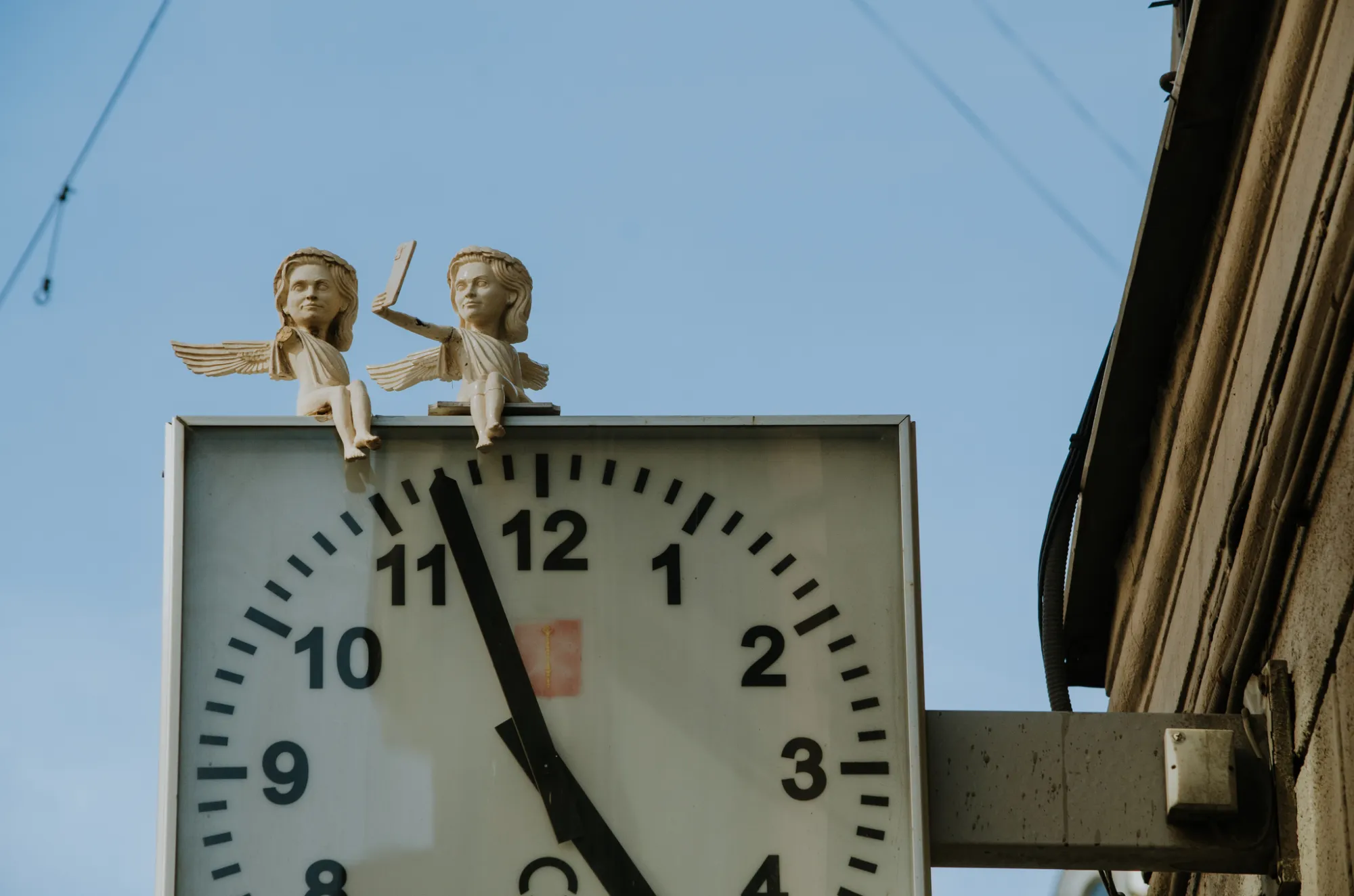 По пути от Ленфильма к метро можно встретить ангелов)&nbsp;