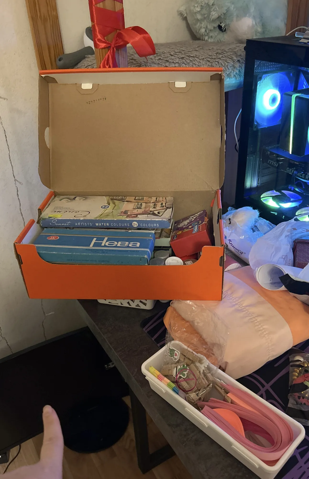 Коробка из под найков использую под краски 🎨&nbsp;