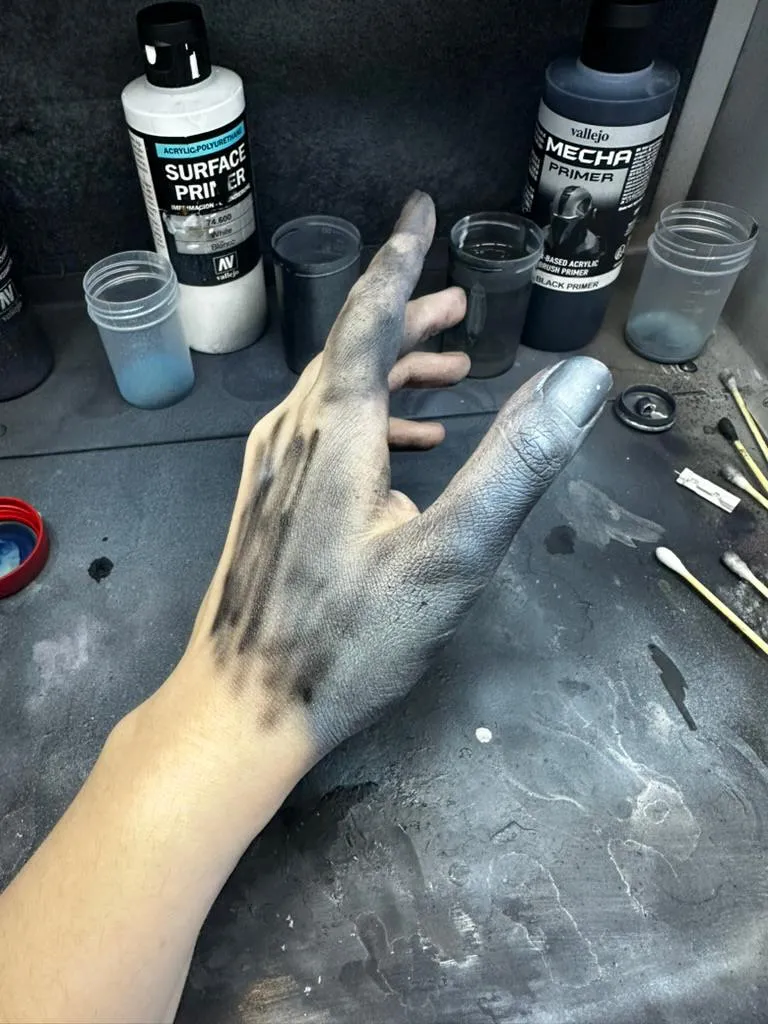 рабочий процесс аэрографии выглядит примерно так х))) удобнее всего на руке тестировать линию х)))