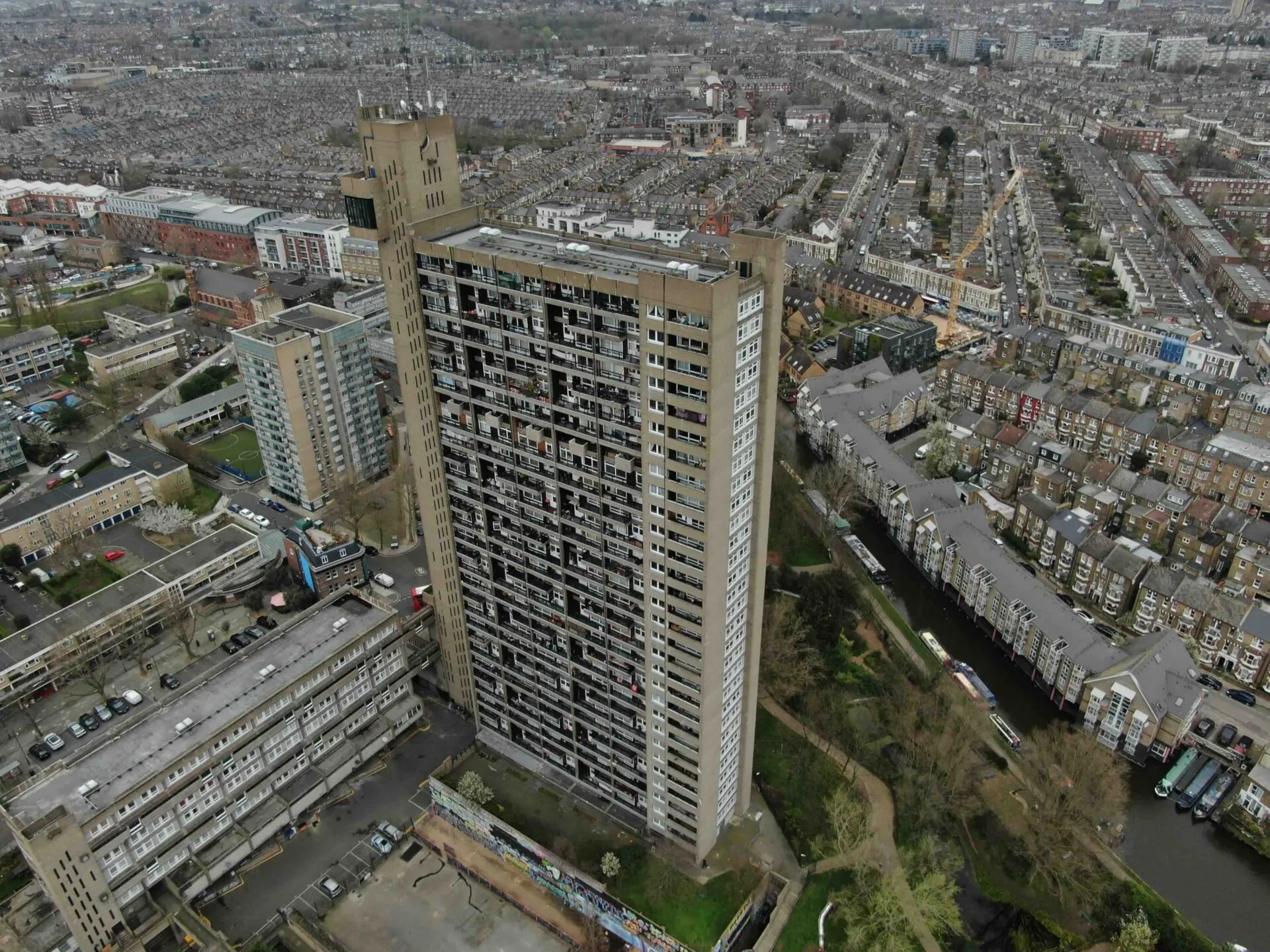 А так и не скажешь...