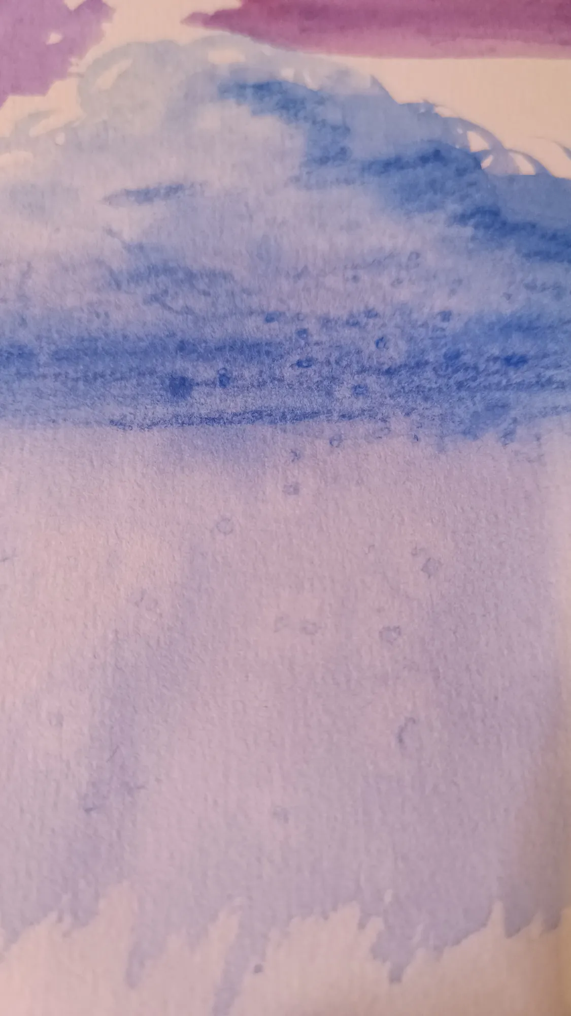 Здесь вроде что-то есть, но точки на местах, где лежала соль все портят. Вроде интересно, но почти незаметно при этом.