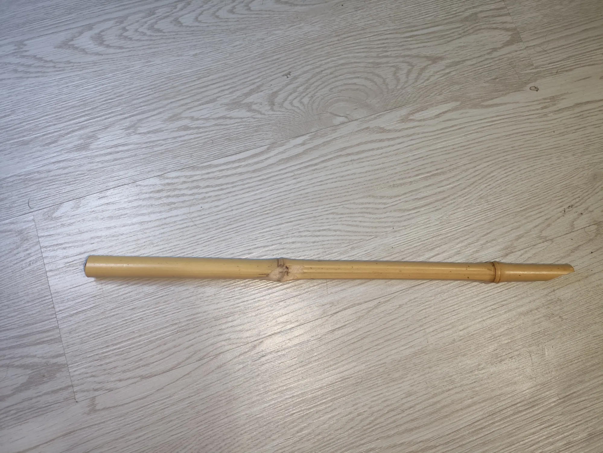 Внешний диаметр меньше 1,5 сантиметров.