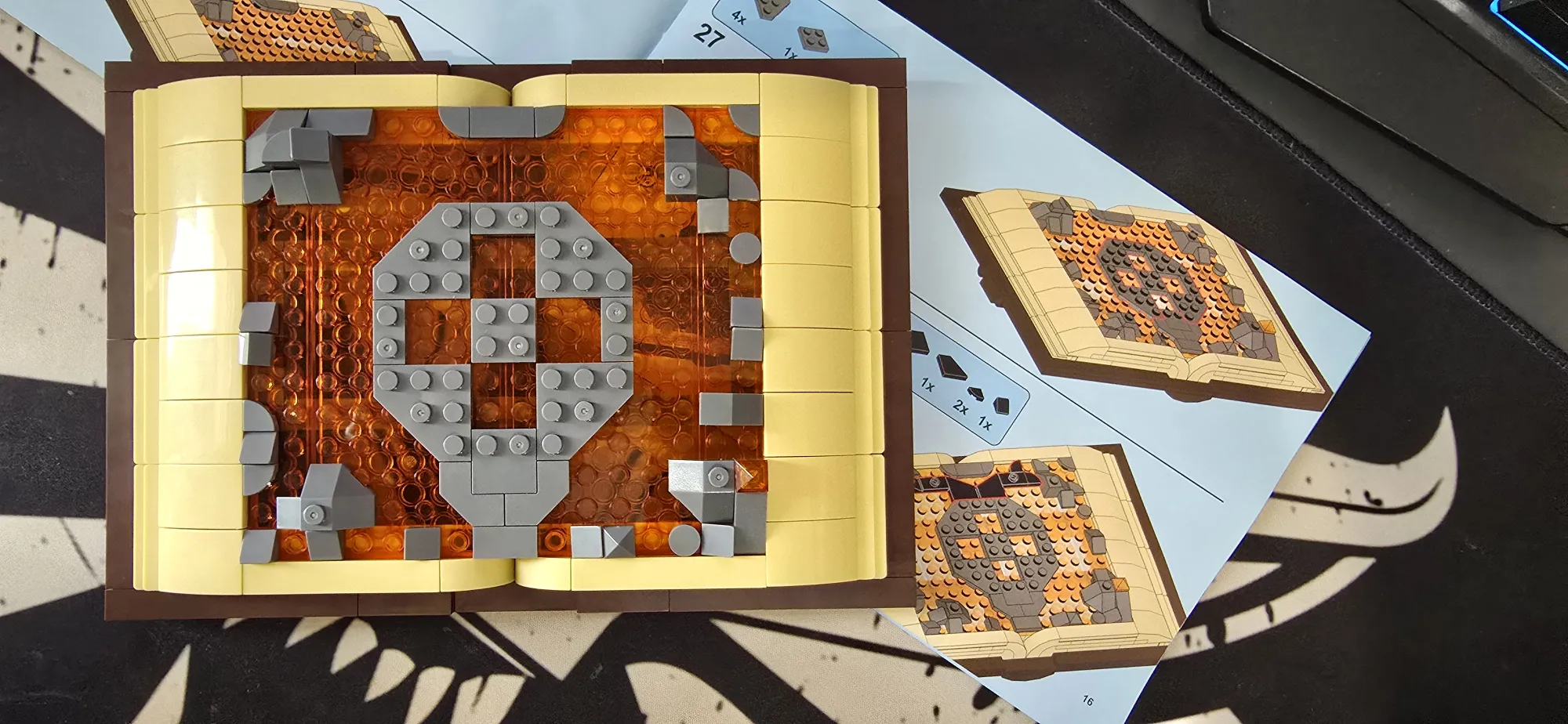 Вот в угул "готовый" вариант и немного спойлеров)