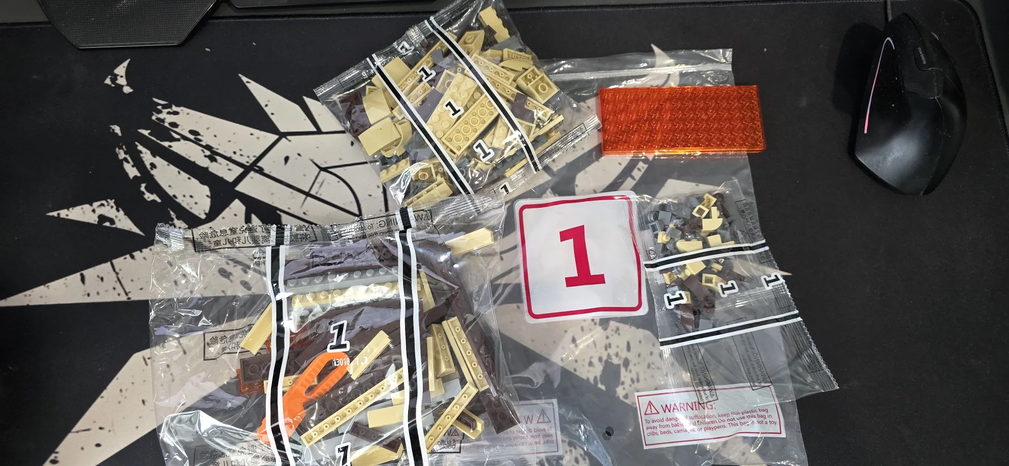 Ну как то так. Ах да, ещё почему то две детали вне пакетиков.&nbsp;