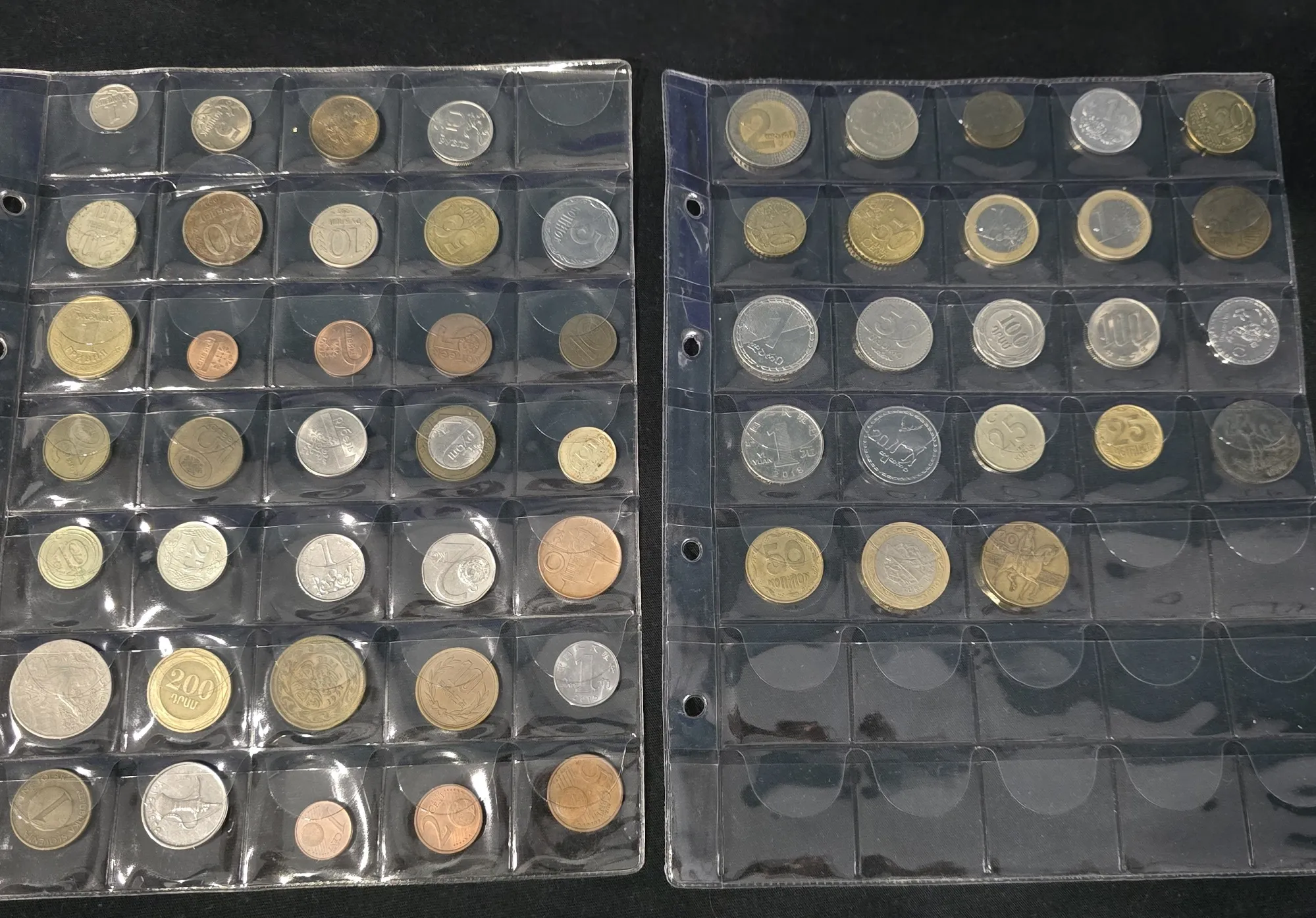 Тут просто рубли, копейки, пять копеек. Грвни, РБ Рубли, Кроны, Евро...и многое что даже не знаю название)Это собрано как то само собой))