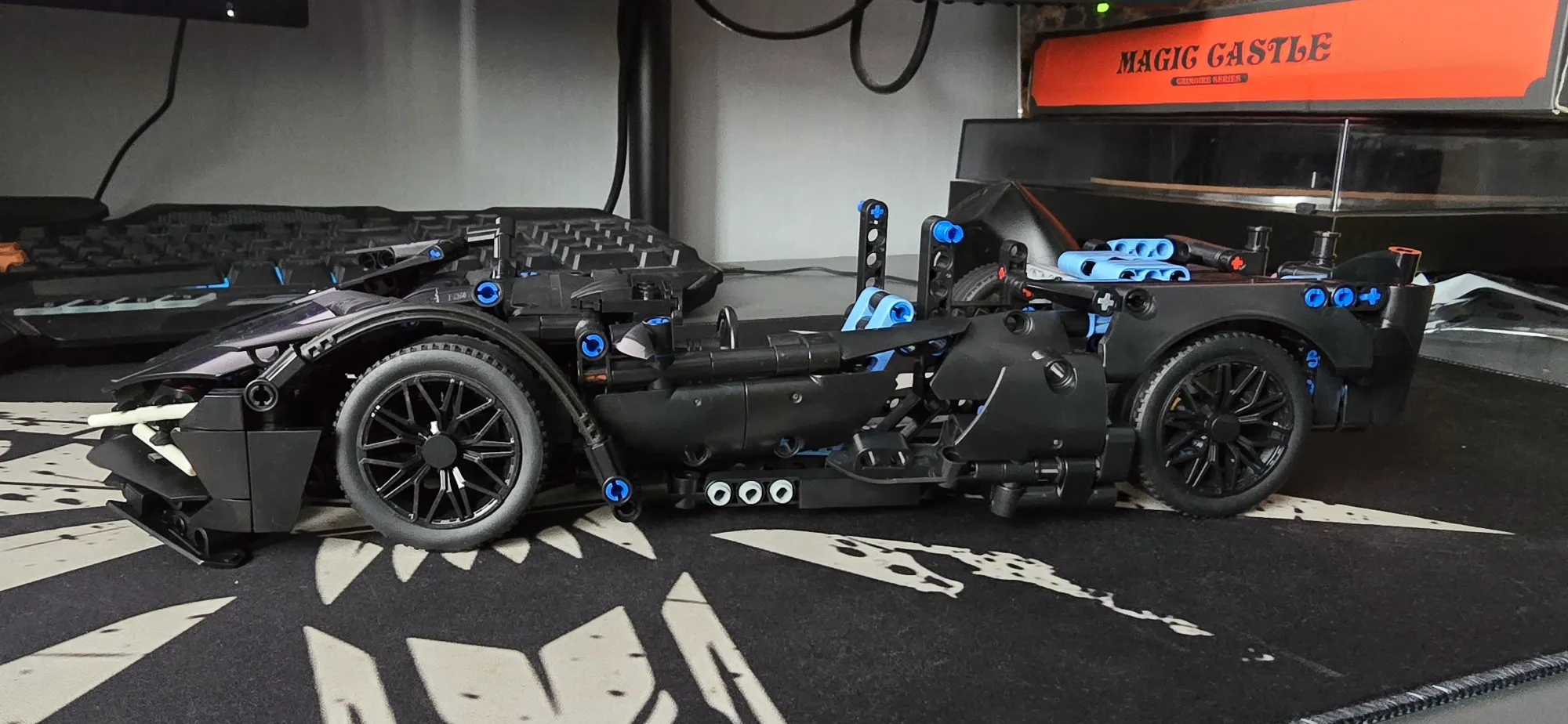 Пальцы уже местами отваливаются от этих "шпилек".&nbsp;