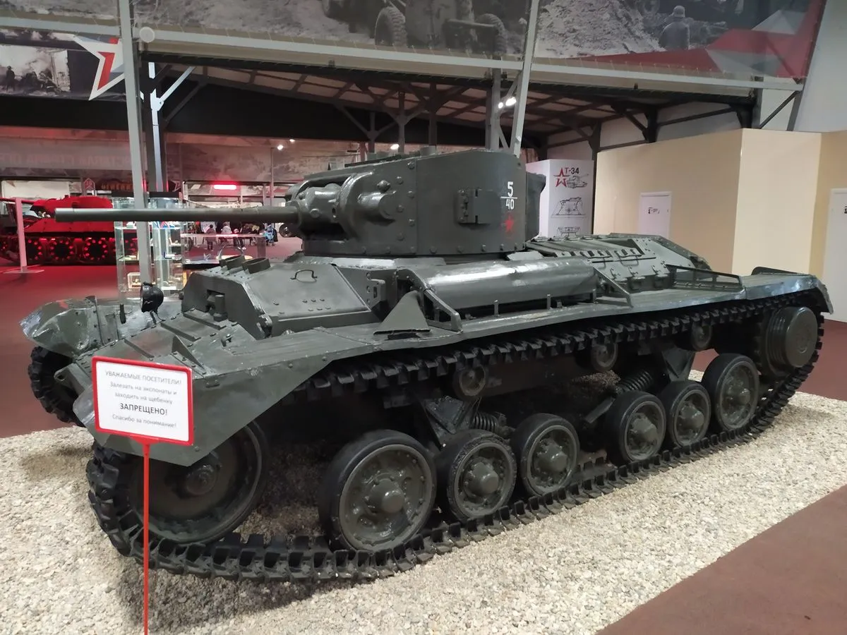 Танк&nbsp;Mk.III «Валентайн», переданный СССР по лендлизу. Классический британский пехотный танк, создававшийся для неспешного попивания чая во время движения