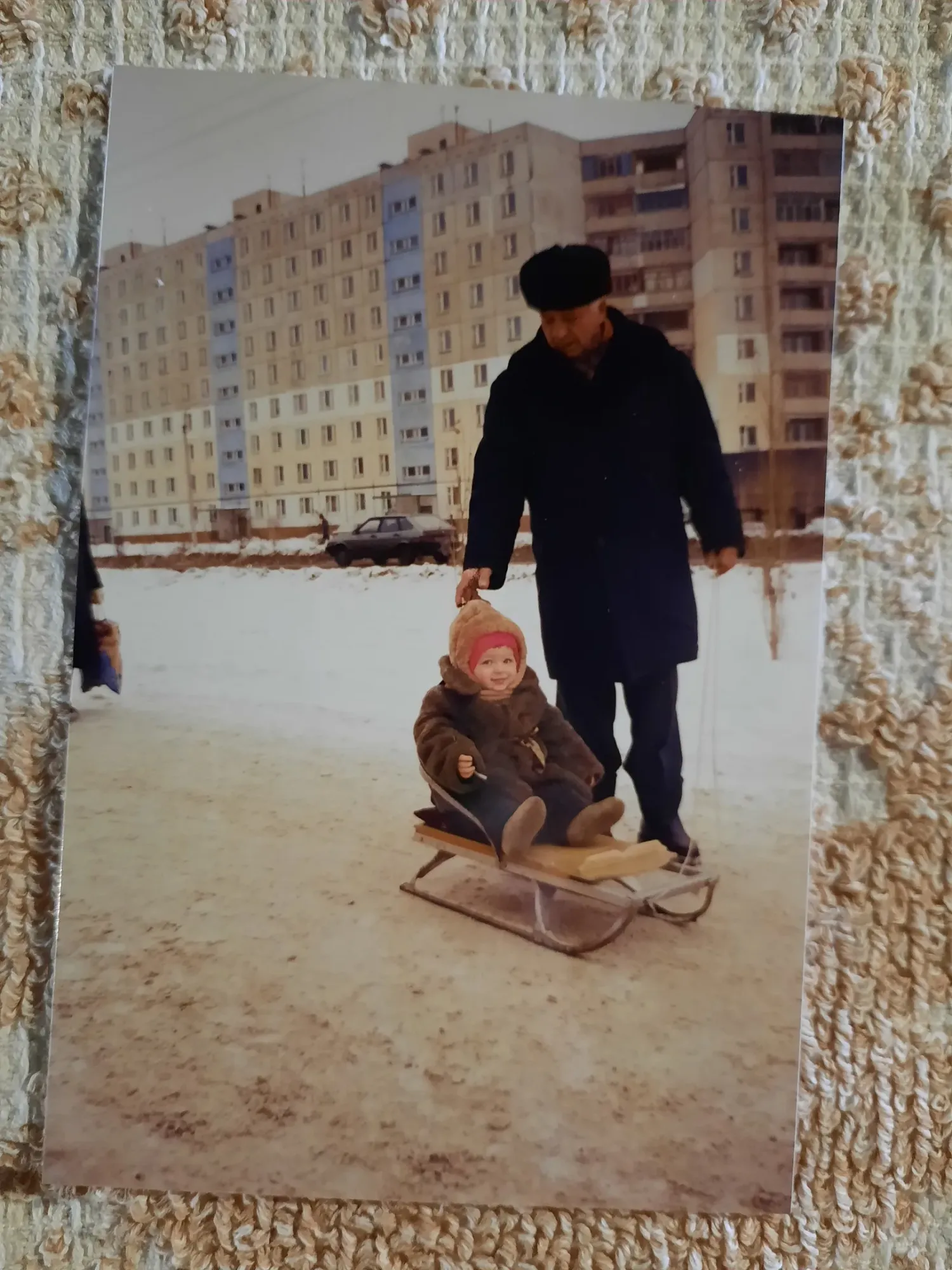 щасливаяяяя, тамушт с дедушкой))&nbsp;