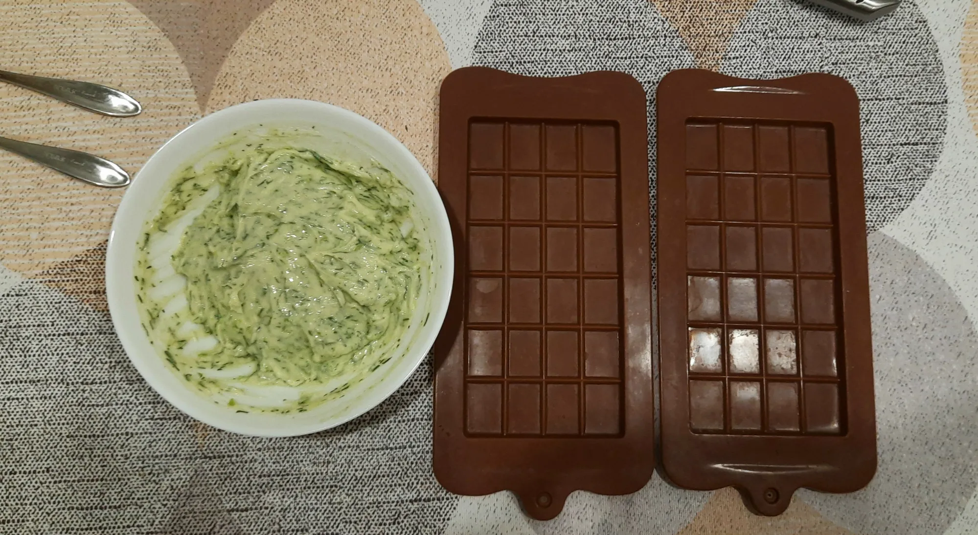 И отправляем в формочки для заморозки.