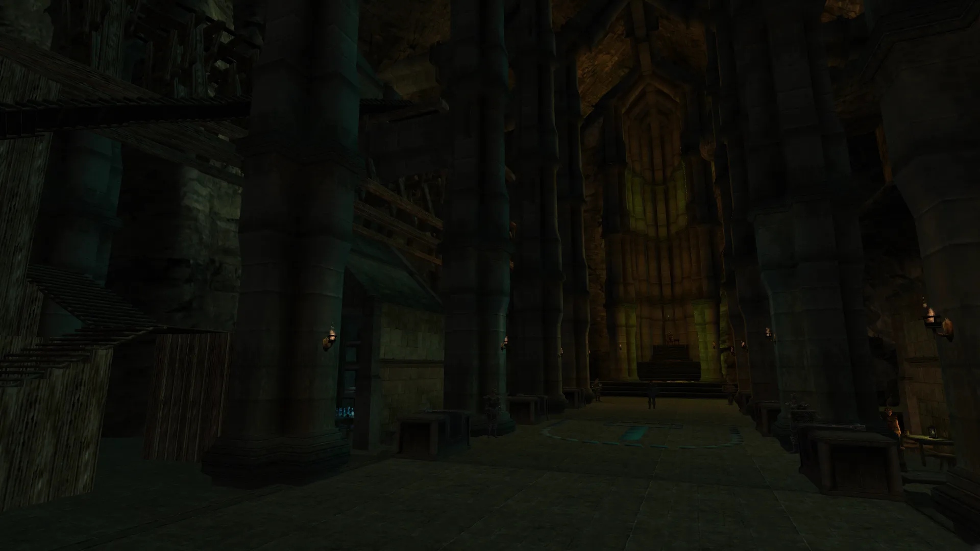 Город звёздников. Слева платформа с поездом