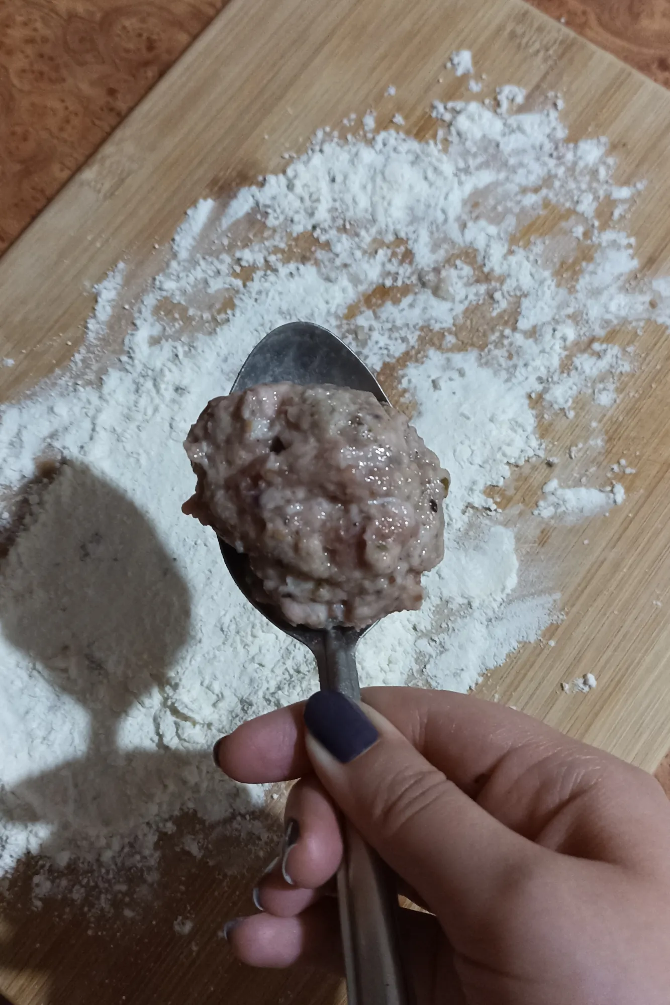 Примерно столько или немного больше на котлету.