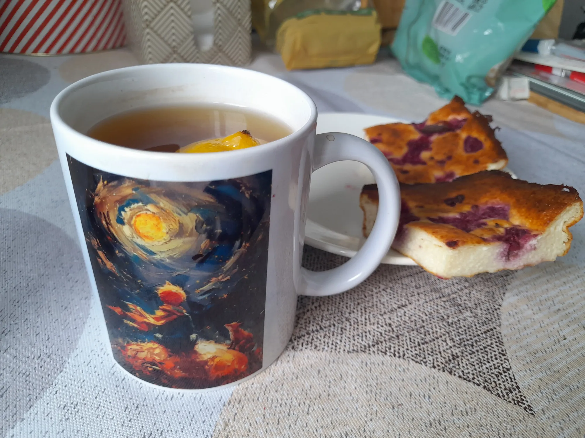 Чаёк с творожной запеканкой, уже завтрак)