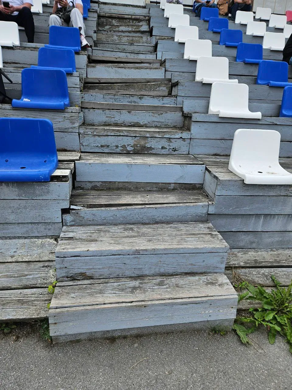 Вот так выглядит лесенка трибуны