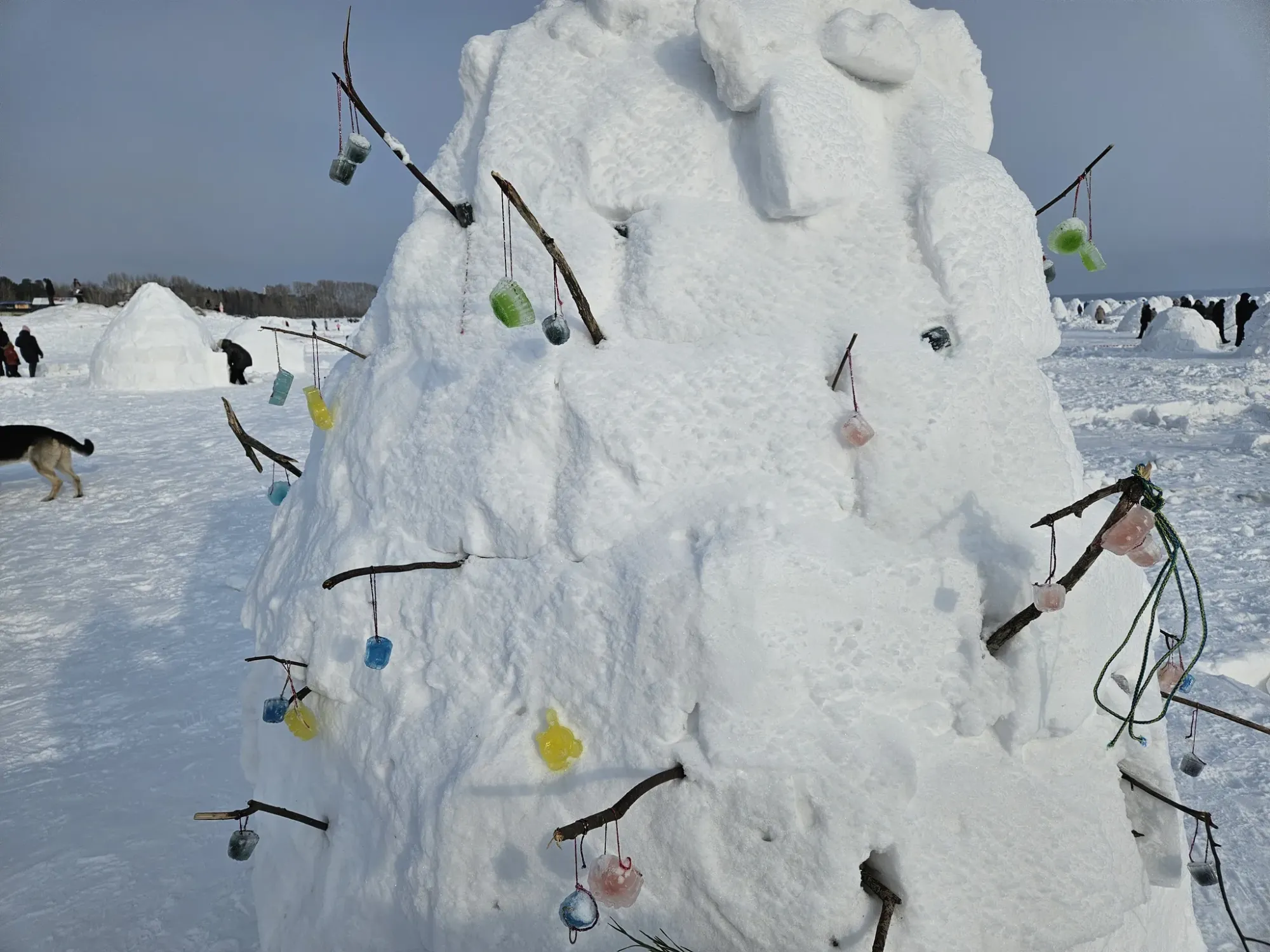 Есть и Новогодняя Елка!