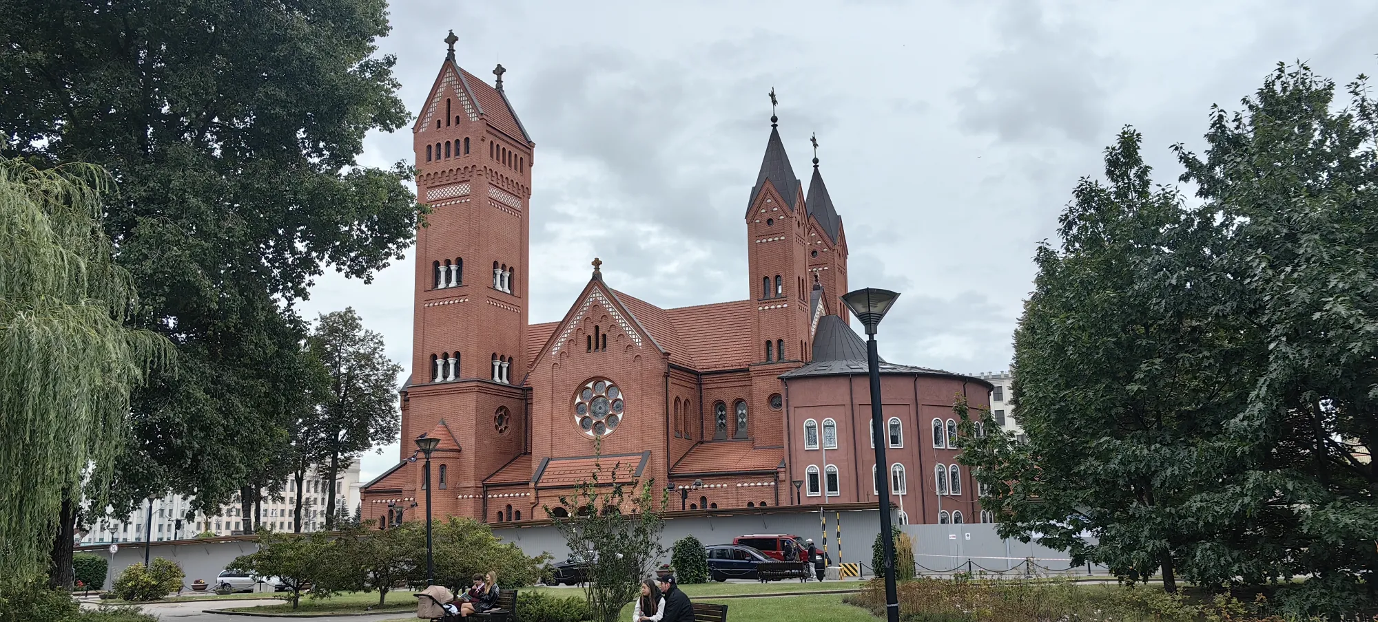 Прошли, минуя костёл