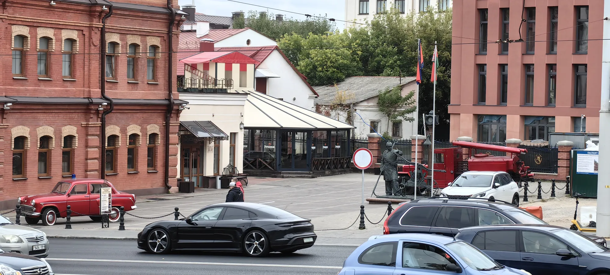 Прошли мимо пожарных