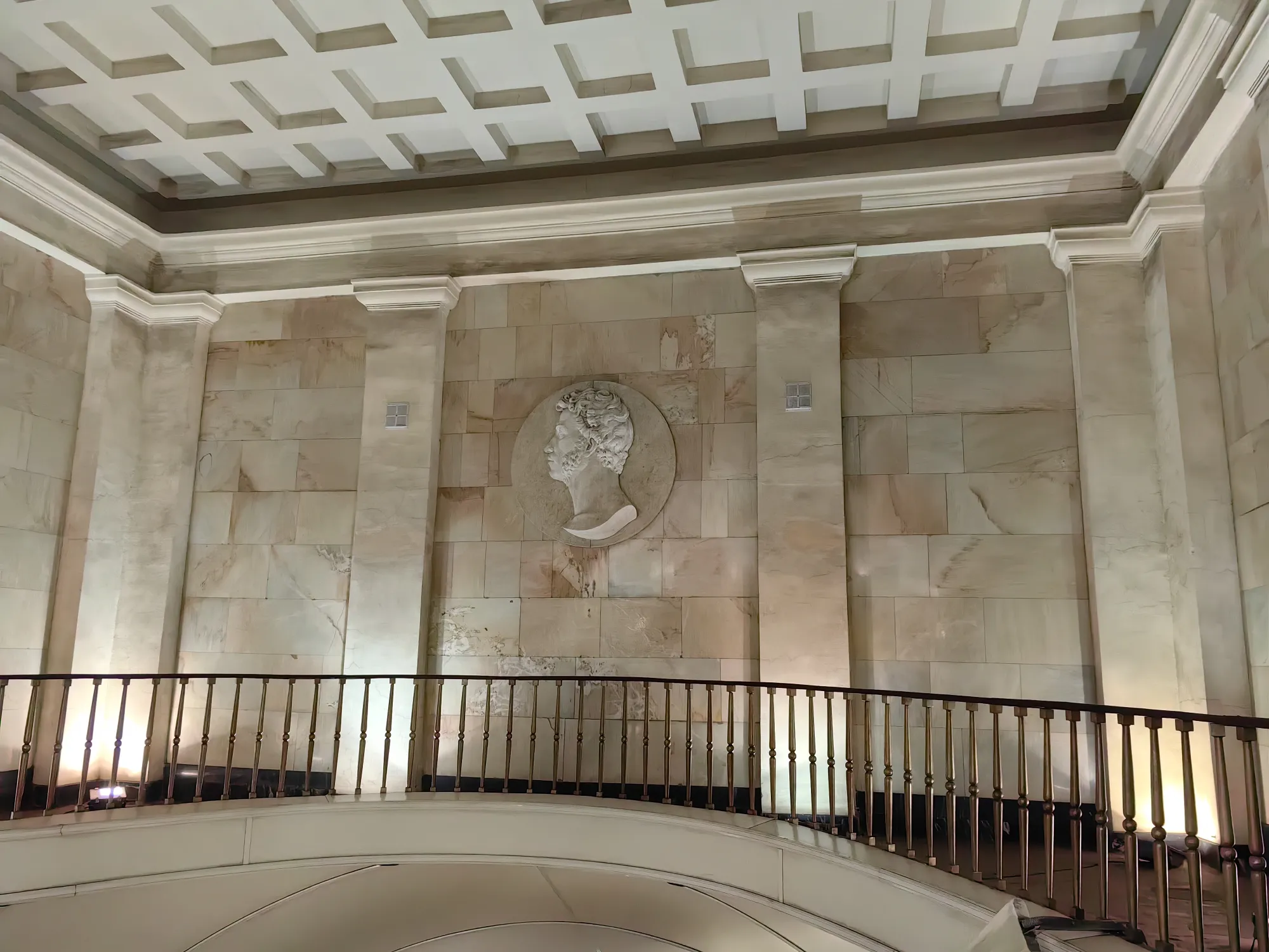 Вышли сегодня погулять, оставив детей на бабушку с дедушкой