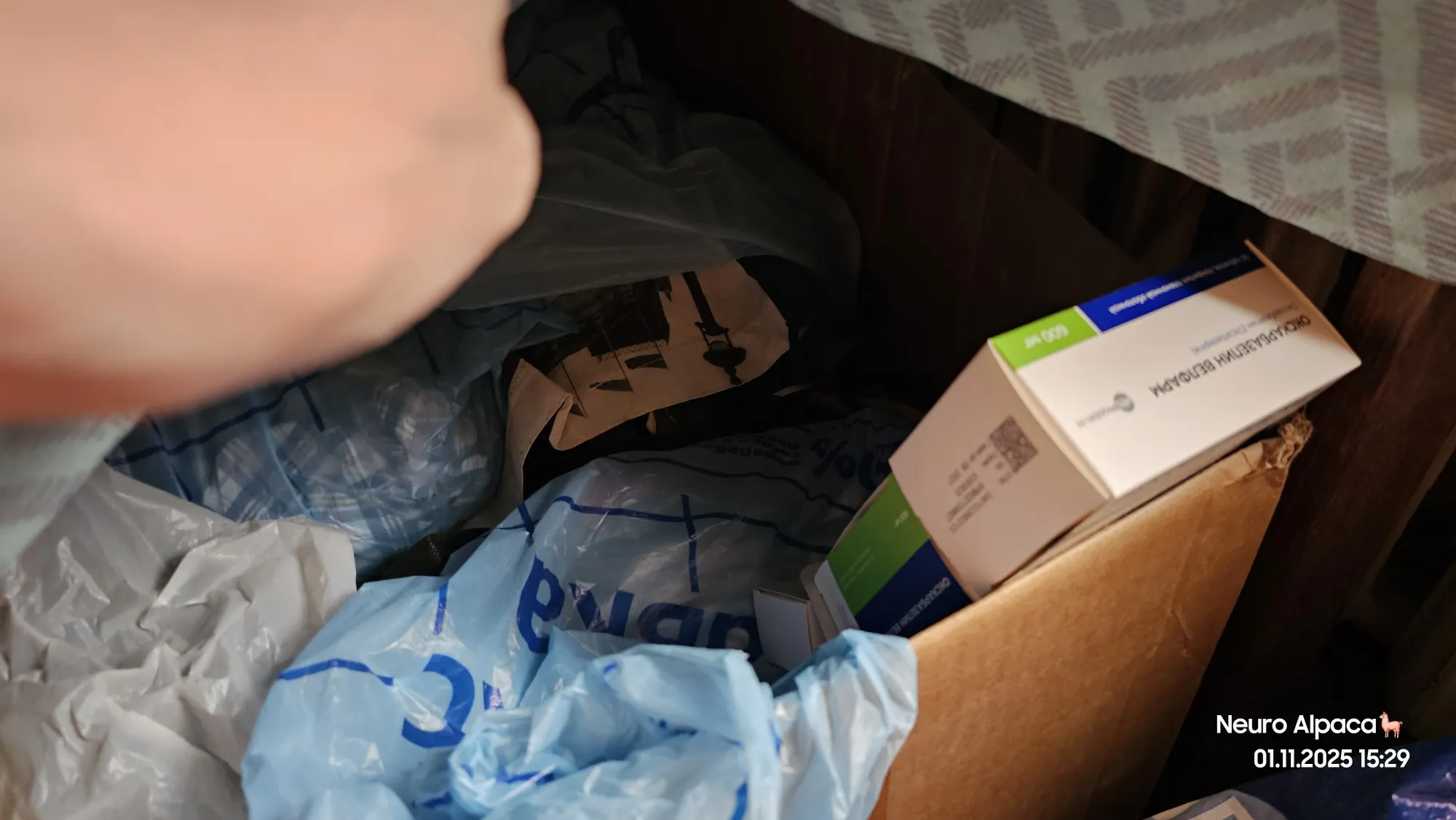 Поэтому что-то уйдёт под стол. У меня есть пока ещё явно не диагностированный синдром Плюшкина, но стараюсь особо не накапливать вещи и вовремя утилизировать