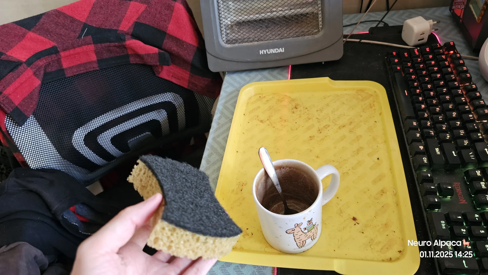 Мне очень не хватало губки... поэтому состояние посуды было очень так себе