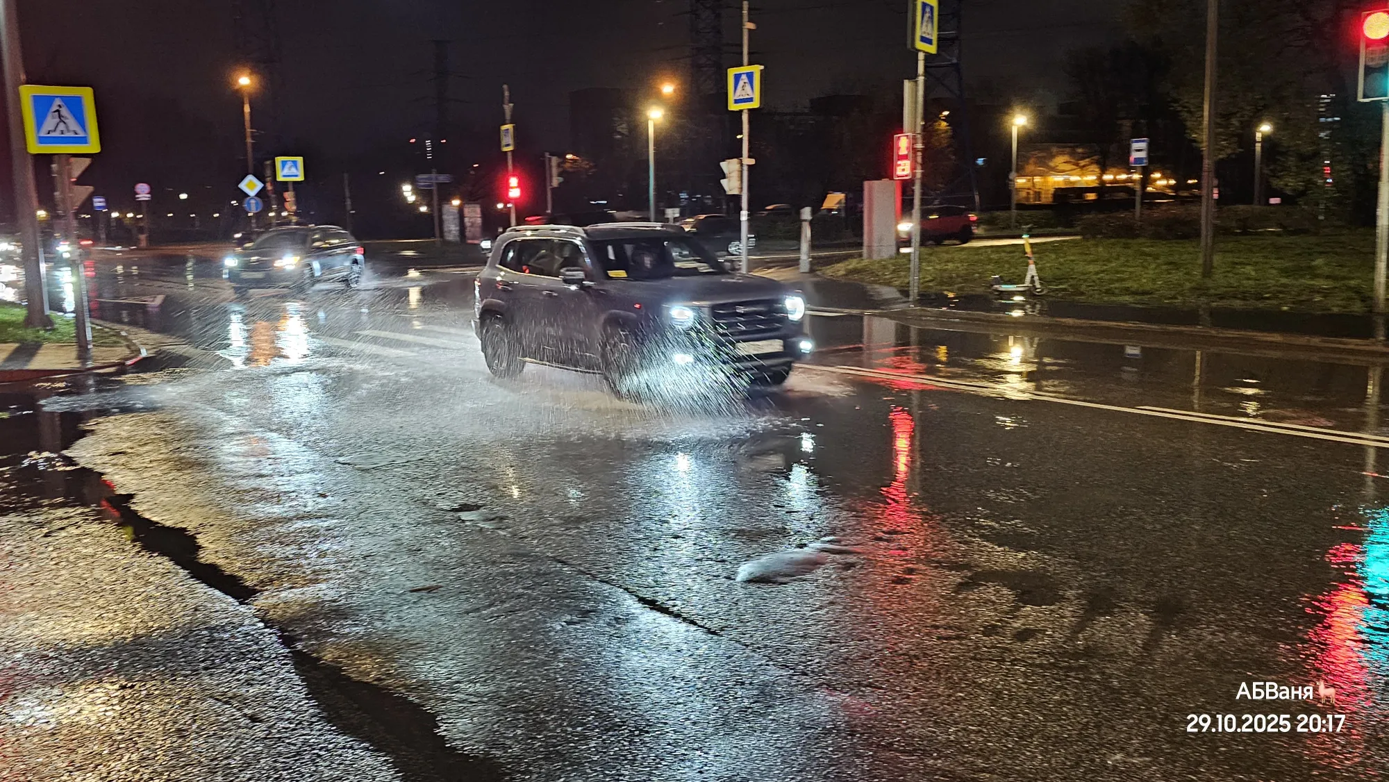 И смотреть, как разлетаются брызги...