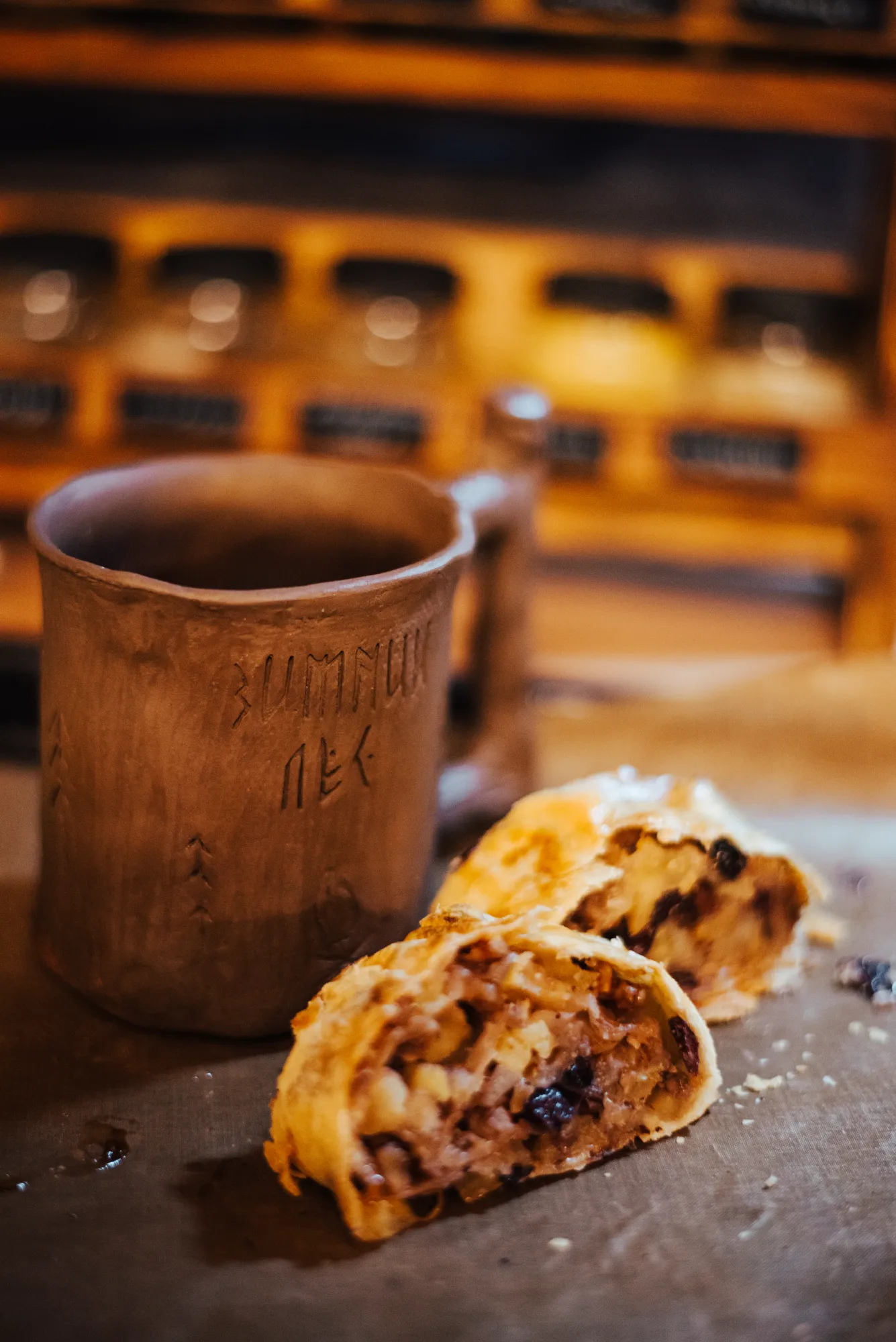 В разрезе) Это очень вкусно! Всем советую, тем более, что тесто без заморочек)&nbsp;