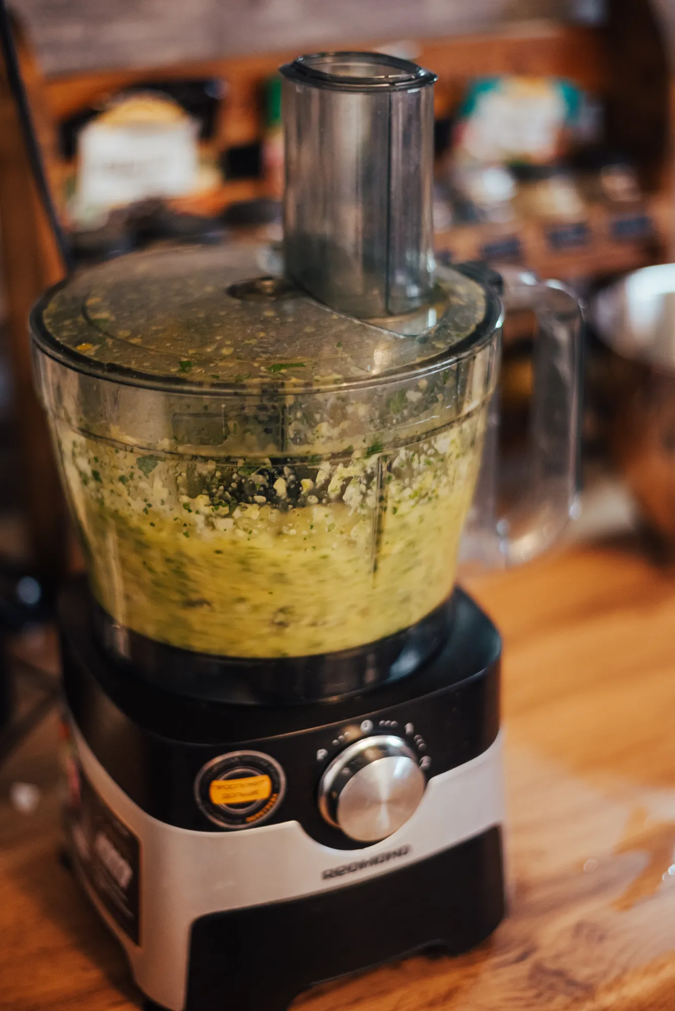 бжжжж, запах бомбический конечно)