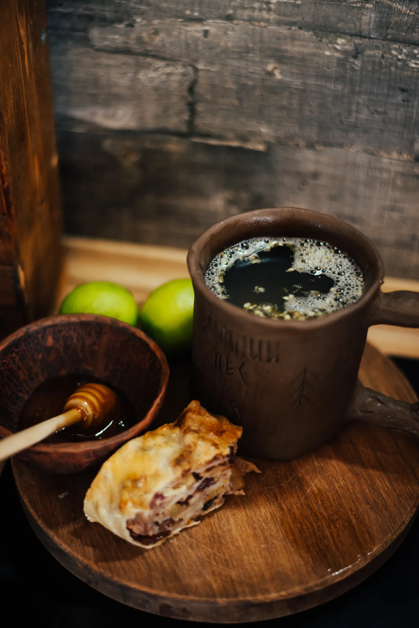 Заливаем кипяточком наши замороженные кубики с витаминками)&nbsp;