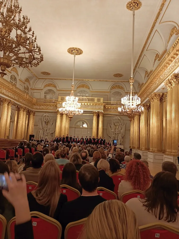 Примерно такая видимость была с наших мест, только чуть хуже, потому что для фото я приподняла телефон