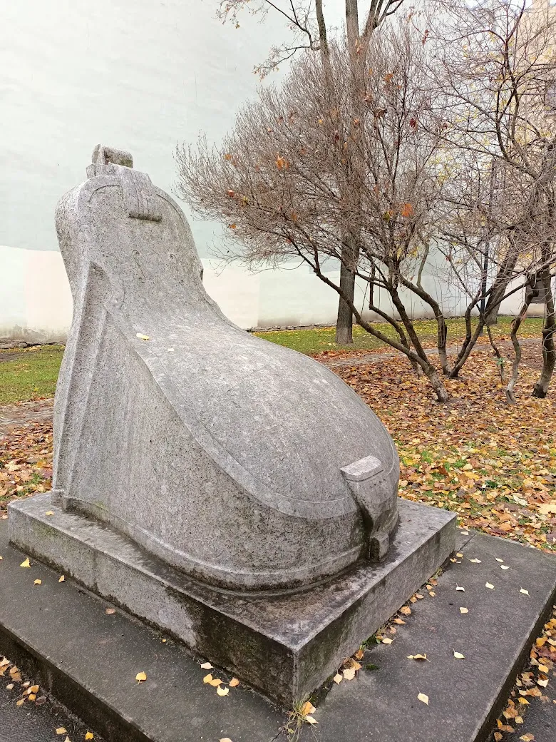 И ещё один сфинкс, вид сзади