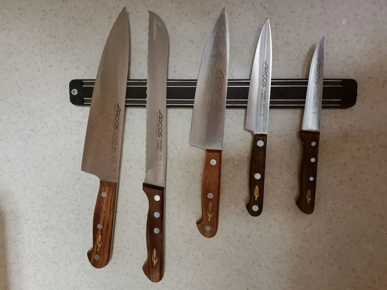 Если бы не хорошие ножи, ещё реже бы готовила ) Спасибо мне 15-летней давности, что вложила целое состояние и купила ещё до всех санкций настоящие испанские ножи