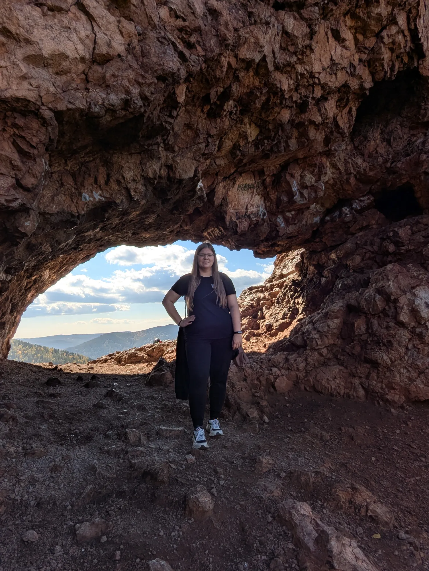 да-да, я обращаюсь к прохожим, чтобы меня сфотографировали